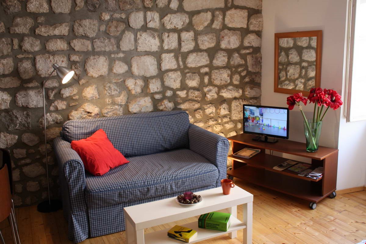Hotel Dubrovnik Croatia nomad remote db4ecdbd-3e5c-42a0-8630-8b694657fa1c_N1200 sofa.jpg